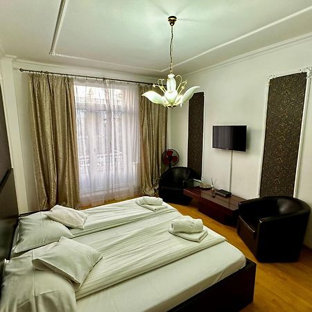 Апартаменты Garsoniera Ultracentral Бакэу Экстерьер фото