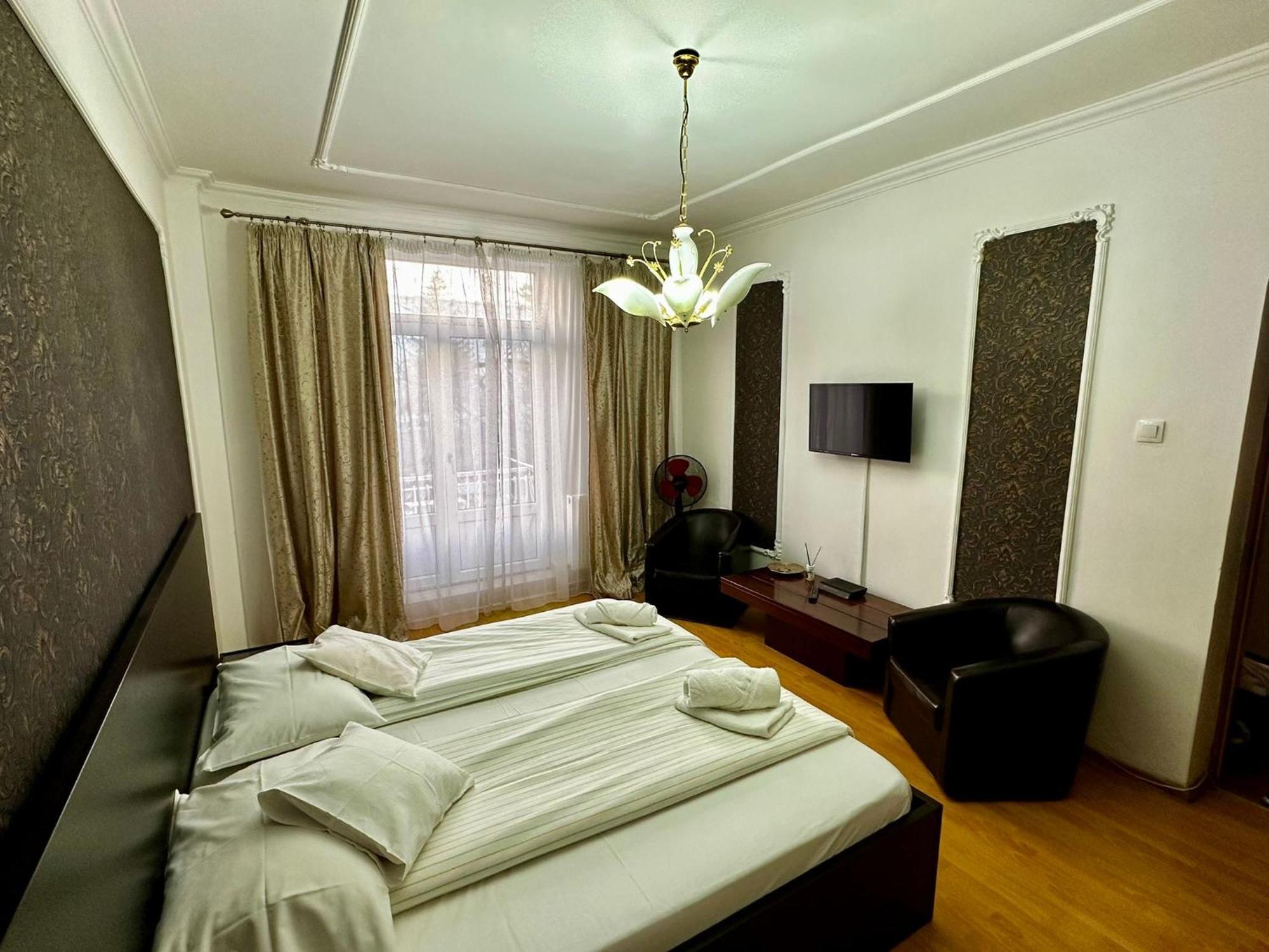 Апартаменты Garsoniera Ultracentral Бакэу Экстерьер фото